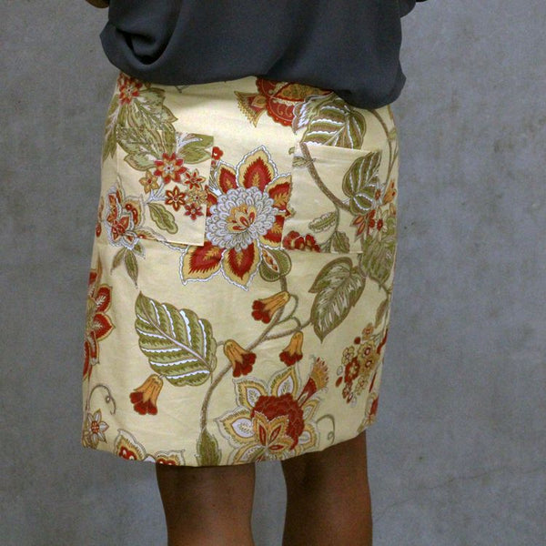 Wrap skirt with optional rear pockets