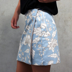 Wrap skirt with side button fastening