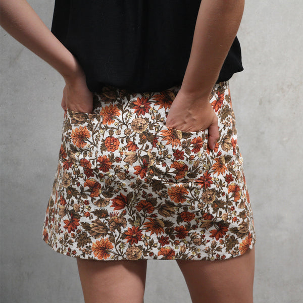Wrap skirt with optional rear pockets